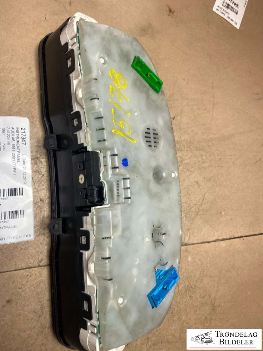 Instrumentpanel til Audi A6 1997-2001 (Type II, Fase 1) (C5) (C5) (UN4|4B0 919 860 F|)