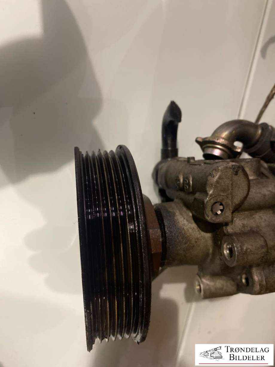 Servo pumpe mekanisk til VW Golf IV 1998-2003  (KYB|1J0 422 154 B|1J0 422 154 BX|6N0 145 157)