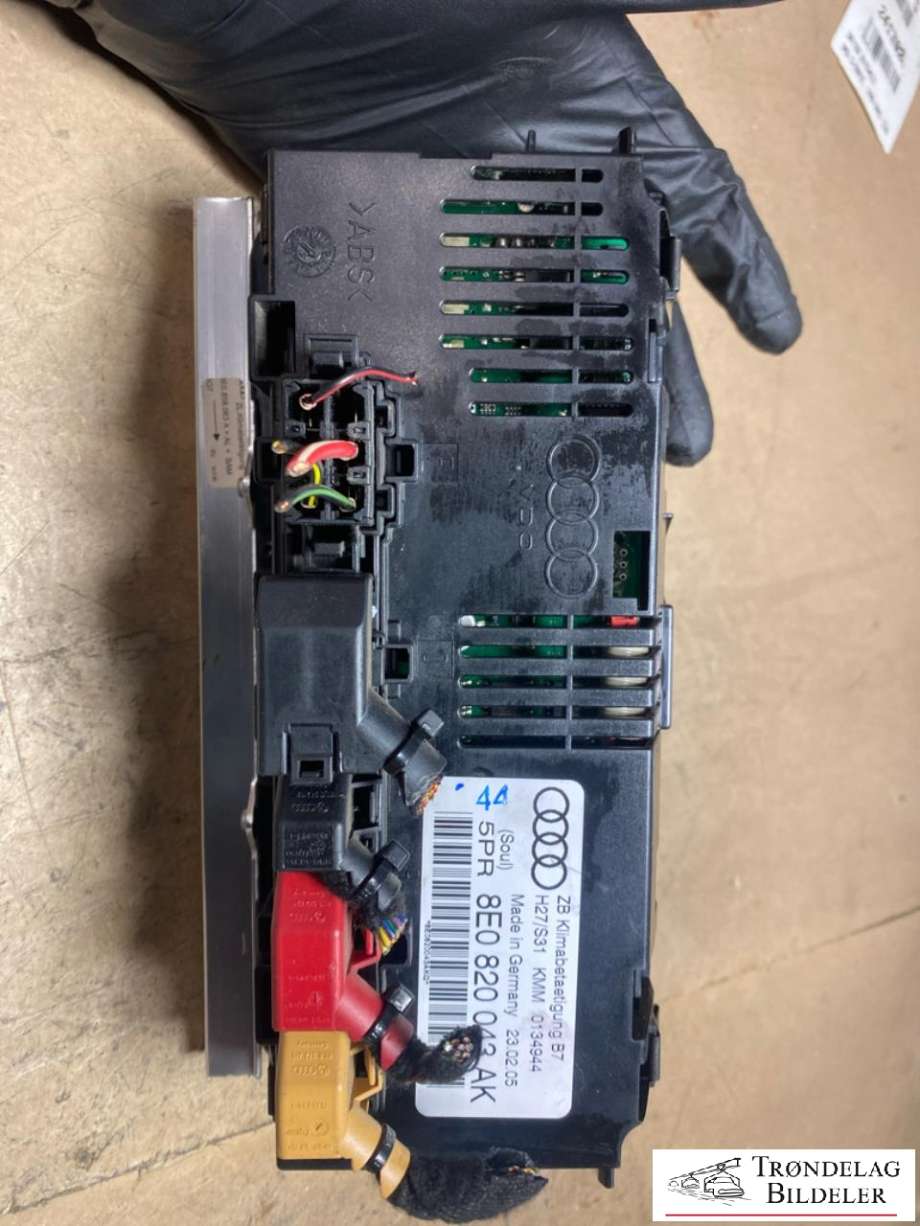 Varmeapparat betjening til Audi A4 2004-2008 (Type III) (B7) (B7) (8E0820043AK|)
