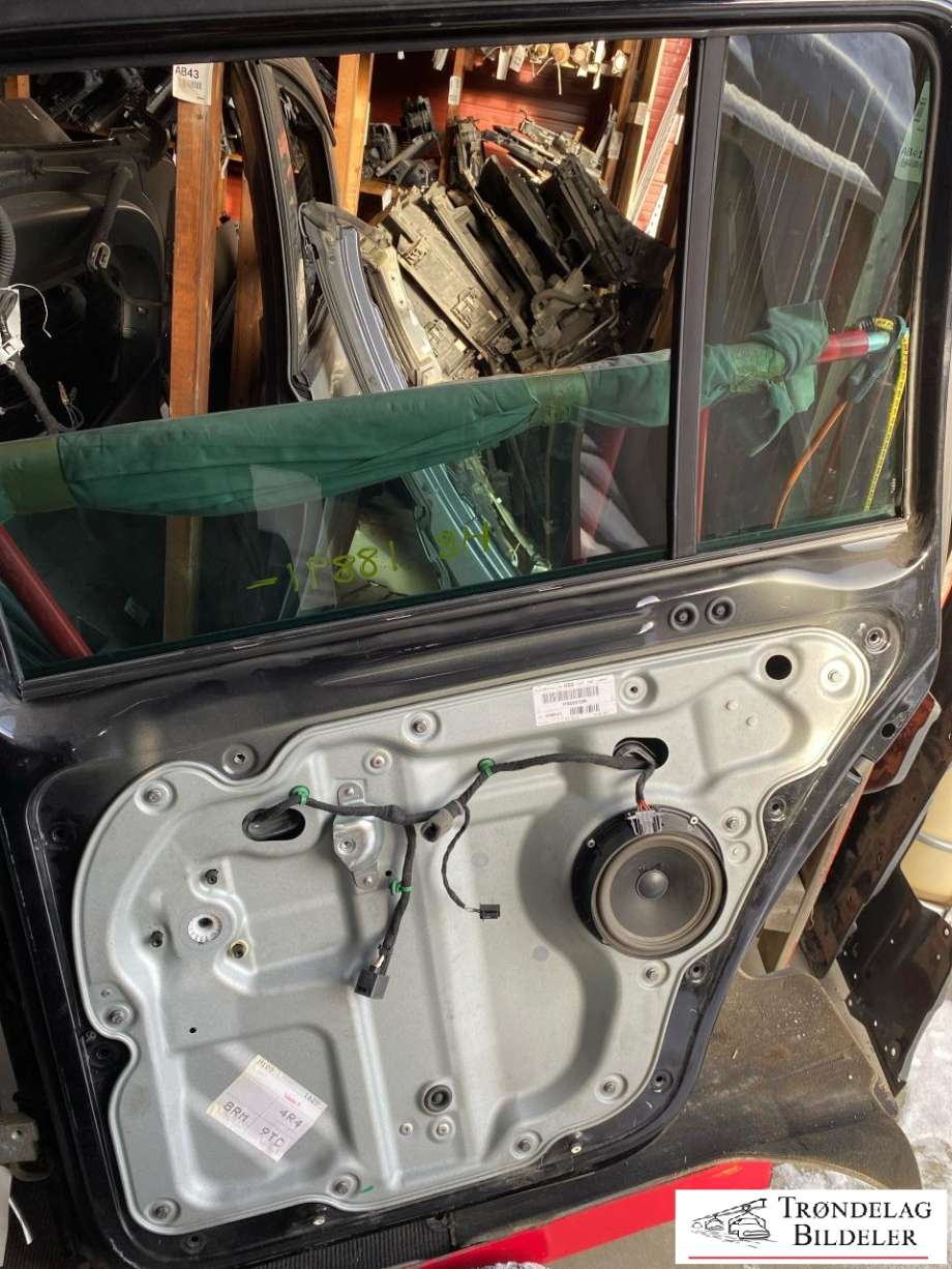 Dør høyre bak til VW Touran 2007-2010 (Type I, Fase 2)  (1T0 833 056 R|1T0 833 056 S|)