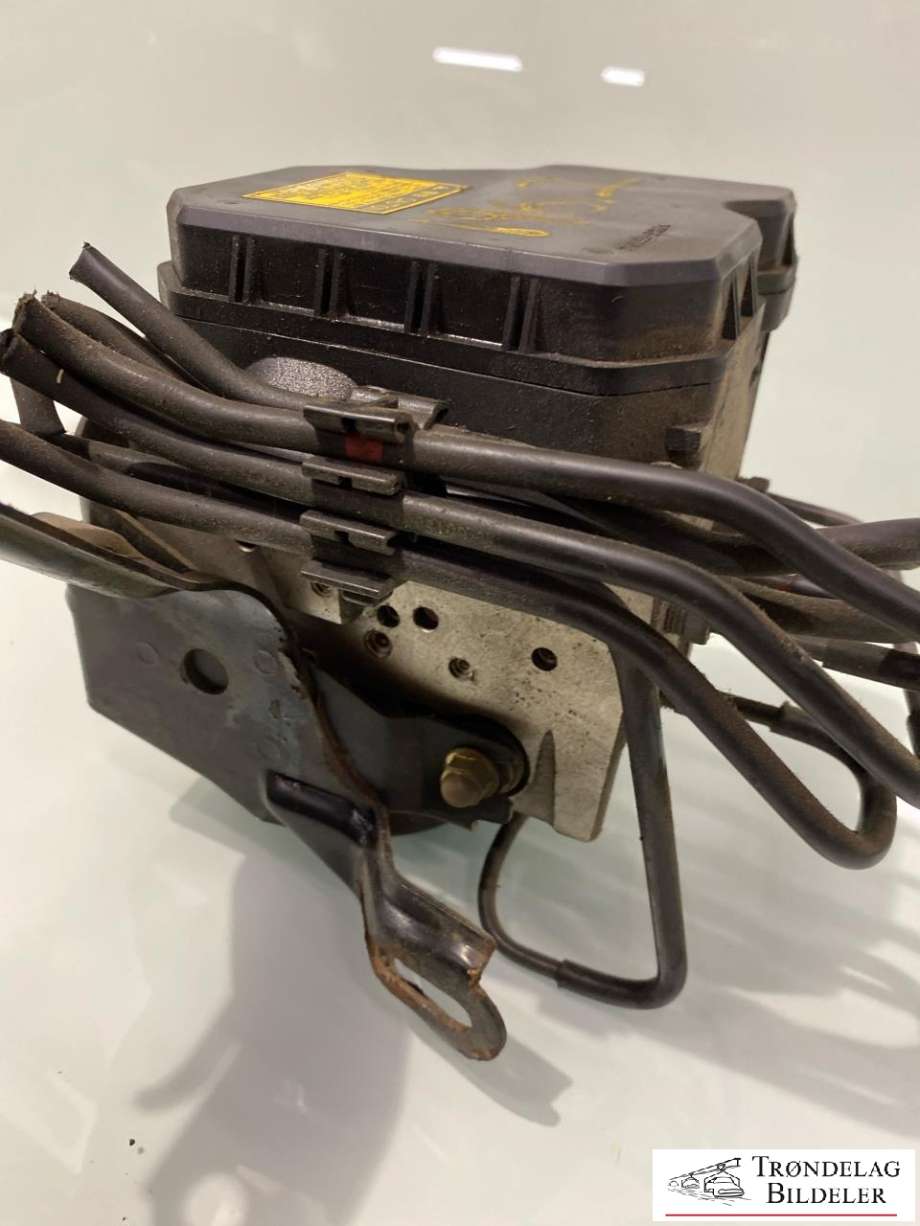 ABS sentral til Toyota RAV4 2000-2006 (Type II)  