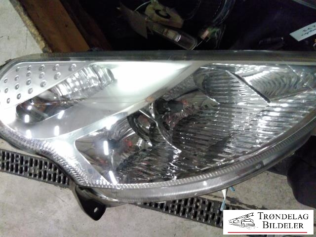 Frontlykt høyre halogen til Citroën C3, 2002-2009 (Type I) (9641774380)