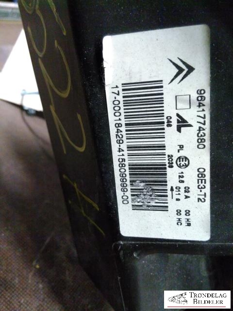 Frontlykt høyre halogen til Citroën C3 2002-2009 (Type I) (9641774380|)