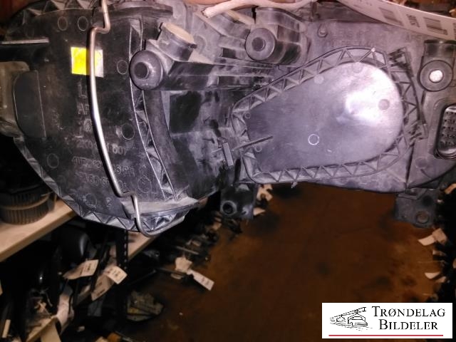 Frontlykt venstre halogen til VW Touran 2003-2006 (Type I, Fase 1) (2K0.941.005 B|)