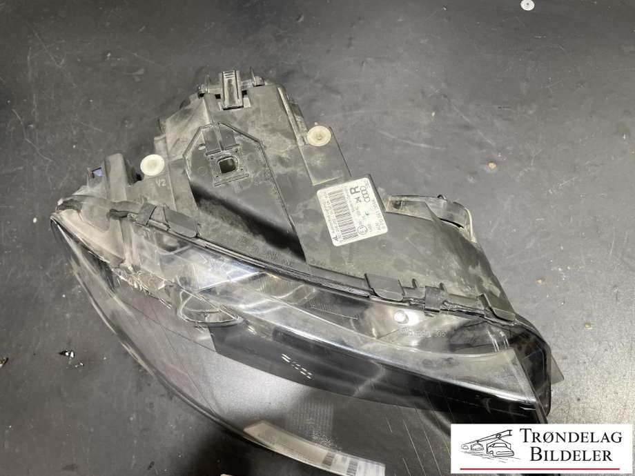 Frontlykt høyre halogen til Audi A3 2003-2008 (Type II, Fase 1)  (8P0941004K|301206202|)