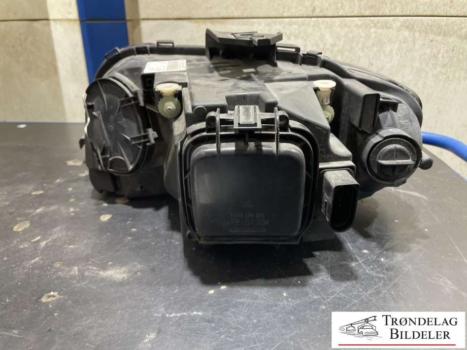Frontlykt høyre halogen til Audi A3 2003-2008 (Type II, Fase 1)  (8P0941004K|301206202|)
