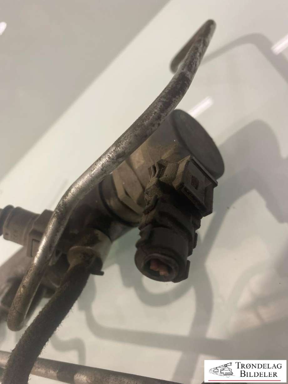 Dyseskinne (fuelrail) til Hyundai Matrix 2001-2010  (BOSCH|0445214111|314002A410|314002A420)