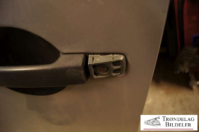 Dør venstre foran til Nissan Navara 2005-2010 (Fase 1) (D40) (D40) (H01015X0MB|8010EB330|80101EB330)
