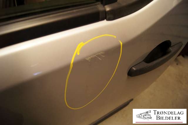 Dør venstre bak til Nissan Navara 2005-2010 (Fase 1) (D40) (D40) (82101EB30J|)