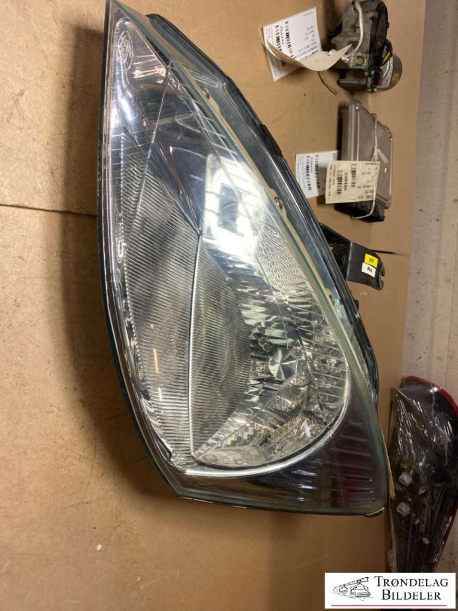 Frontlykt venstre halogen til Ford Focus 1998-2004 (Type I) (1152094|1M51-13006EA|)