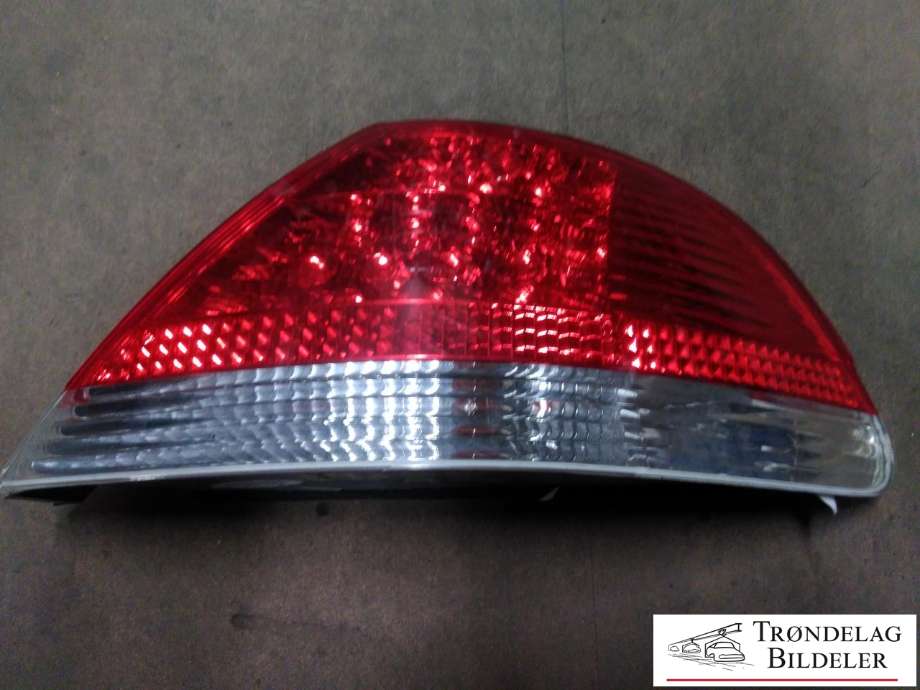 Baklykt høyre til BMW 7-Serie 2000-2008 (E65/E66/E67/E88) (E65/E66/E67/E88) (63 21 7 164 736|)
