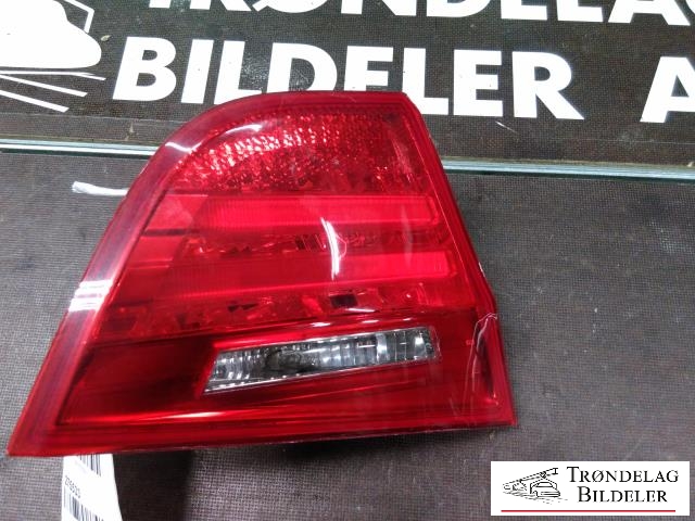 Baklykt venstre indre til BMW 3-Serie, 2005-2011 (E90/E91/E92/E93) (E90/E91/E92/E93) (63 21 4 871 733)