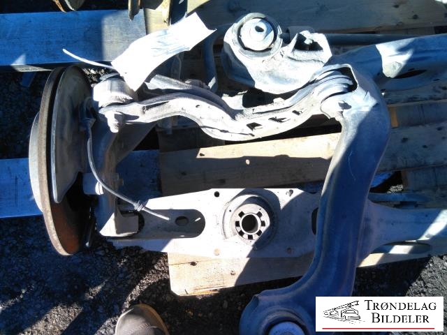 Bakstilling til Mercedes B-Klasse, electric drive, 2014-2018 (W242) (W242) (2463509101 TRAVERS)