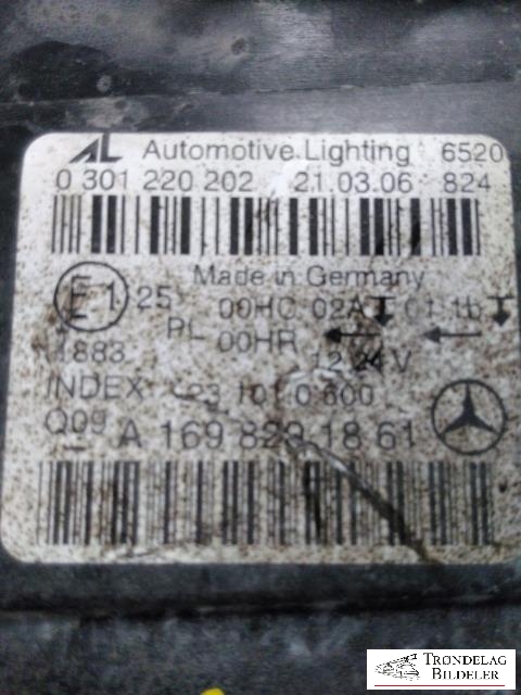 Frontlykt høyre halogen til Mercedes B-Klasse 2005-2008 (Fase 1) (W245) (W245) (MB|A1698291861|0301220202|)