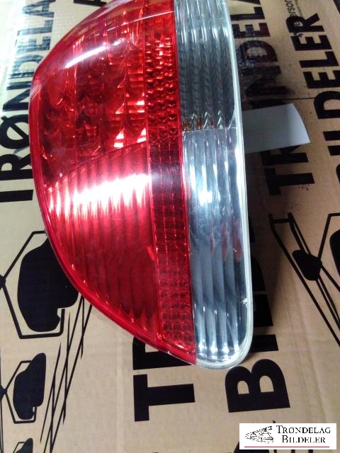 Baklykt venstre ytre til BMW 7-Serie 2000-2008 (E65/E66/E67/E88) (E65/E66/E67/E88) (63 21 7 164 733|)