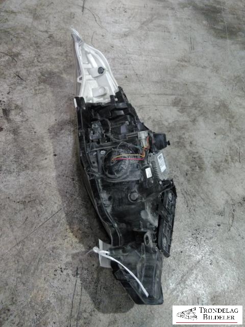 Frontlykt høyre halogen til Nissan Leaf 2011-2017 (Type I) (26010-3NA3C|)
