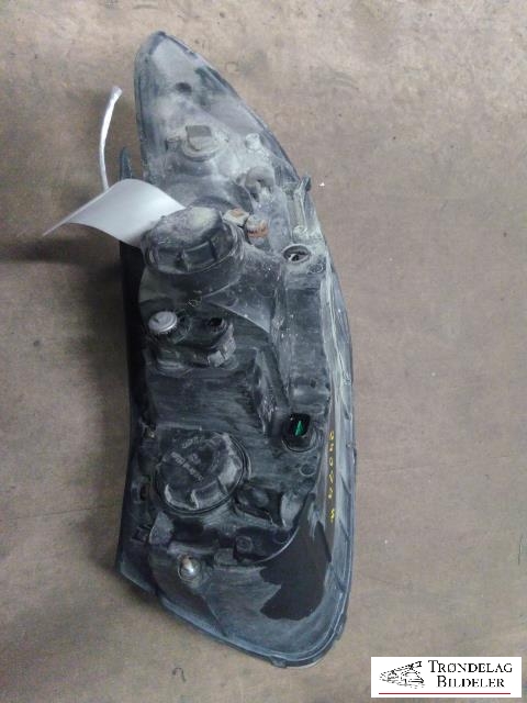 Frontlykt høyre halogen til Hyundai Santa Fe 2006-2009 (Type II, Fase 1)  (92102-2B021|)
