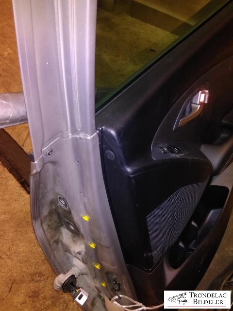Dør høyre bak til Hyundai Ix35 2010-2015  (77004-2Y000|)
