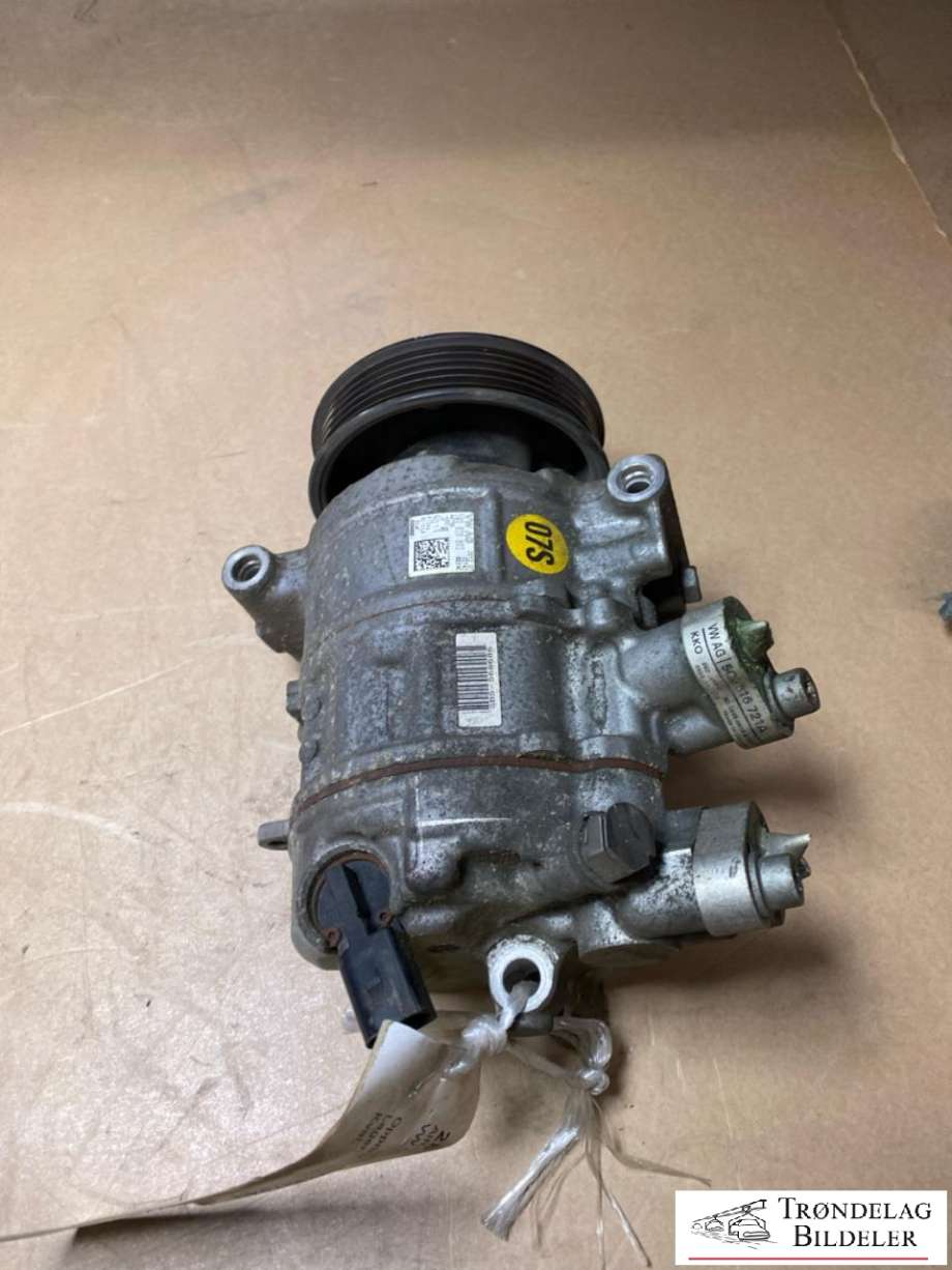 Aircondition kompressor til VW Golf VII 2012-2017 (Fase 1)  (DENSO|5Q0820803F|5Q0820803K|890632|5Q0820803D|5Q0820803J|5Q0820803G|1K0820803A|1K0820803B|1K0 820 859 F|1K0 820 859 S|1K0820803L|1K0820803M|5Q0820803M|1K0820803G|1K0820803J|1K0820803K|1K0820803N|1K0820803P|1K0820803Q|1K0820803S|5K0820803|5K0820803A|5K0820803B|5K0820803C|5K0820803D|5K0820803E|5K0820803F|5K0820803G|5K0820803H|5K0820803J|5K0820803K|5N0820803|890633|5N0820803C|1K0 820 808 B|5N0820803H)