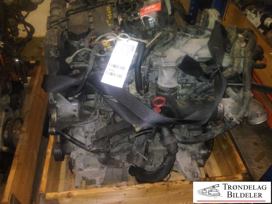 Motor diesel til Volvo XC70 2005-2007 (Type I, Fase 2)  (8251492|6900630|6900632|6900665|6900679|6900891|6900976|6900978|6900980|6901044|6901052|6901056|6901064|6901066|6901101|6901103|6901105|6901191|6901197|6901199|6901209|6901211|6901215|6901343|6901354|6901397|6901414|8602786)