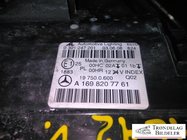 Frontlykt venstre halogen til Mercedes B-Klasse 2008-2011 (Fase 2) (W245) (W245) (MERCEDES|A1698207761|301247201|)