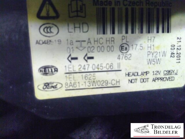 Frontlykt høyre halogen til Ford Fiesta 2013-2017 (Type VI, Fase 2)  (FORD|8A61-13W029-CH|)