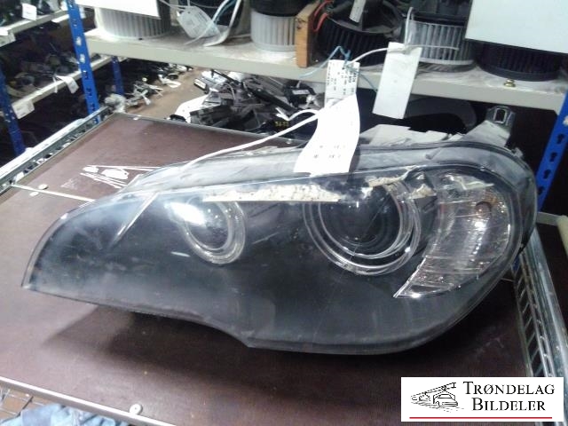 Frontlykt venstre xenon til BMW X5 2007-2013 (E70) (E70) (BMW|7161587|)