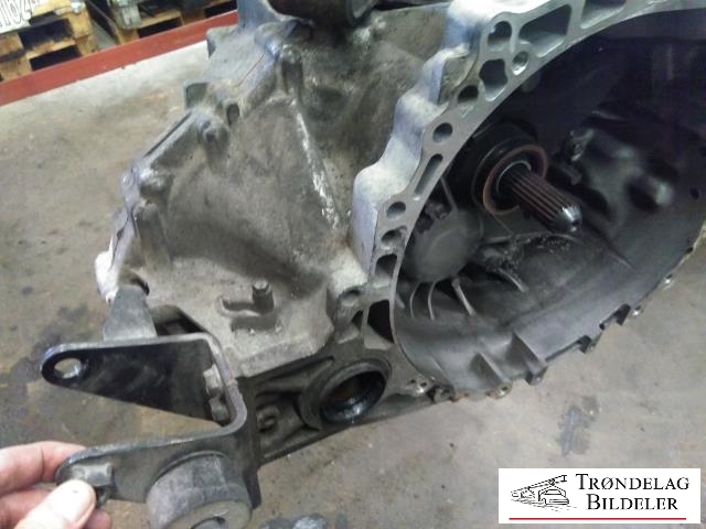Girkasse manuell 6-trinn til Toyota Avensis 2003-2008 (Type II)  (30300-2D151|)