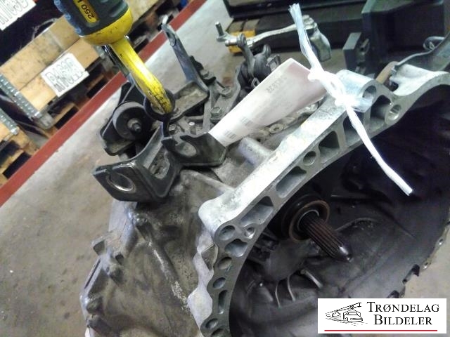 Girkasse manuell 6-trinn til Toyota Avensis 2003-2008 (Type II)  (30300-2D151|)