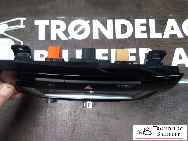 Bilstereo navigasjon skjerm til VW Touareg 2010-2018 (Type II)  (ALPINE|7P6919603|0094TU18007UK4|)