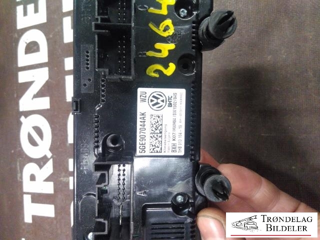 Varmeapparat betjening til VW Passat 2015-2019 (Fase 1) (B8) (B8) (5GE907044AK|)
