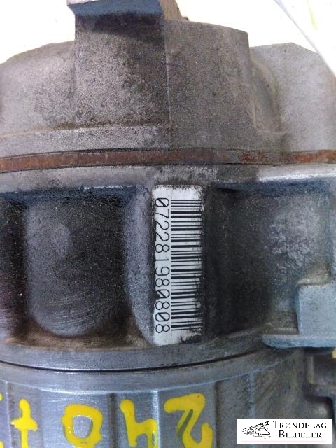 Aircondition kompressor til Mercedes C-Klasse 2007-2011 (Fase 1) (W204) (W204) (447220-8224|A 000 230 65 11|A0002305111|A0002308011|A0002308111|A0002308511|A0002308811|A0002309011|A0012301411|A0012301711|A0012302811|A0012308111|A0022301911|A0022303411|A0022305011|A0022305111|A0022306511|A0022306611|813420|51-0142|813157|447220-8222|A0002308812|A0002309111|A0012300011|A0012300211|A0012300611|A0012301111|A0012301211|A0012301611|A0012301811|A0012302011|A0012302511|A0012302911|A0012308211|A0012304111)
