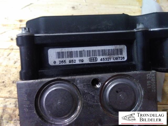 ABS sentral til Toyota Avensis 2009-2015 (Type III, Fase 1) (BOSCH|44050-05250|4405005250|)