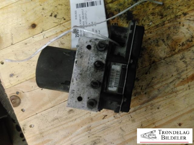ABS sentral til Toyota Avensis 2009-2015 (Type III, Fase 1) (BOSCH|44050-05250|4405005250|)