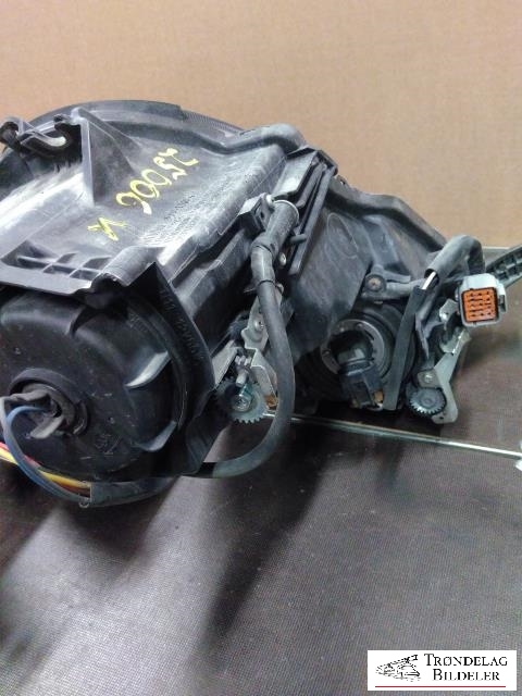 Frontlykt venstre halogen til Citroën C-Zero 2011-2020  (6208 X1|)