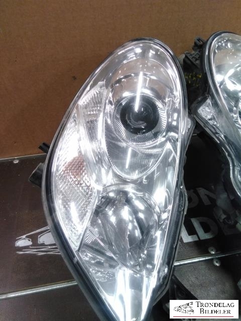 Frontlykt venstre halogen til Peugeot iOn 2011-2020  (6208 W9|)