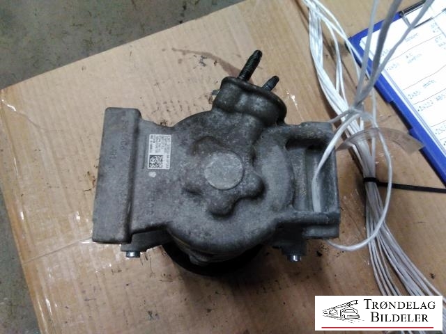 Aircondition kompressor til Ford Transit Courier 2014-2018 (Type I, Fase 1)  (FORD|E3B1-19D629-AA|X1447280-9500|)
