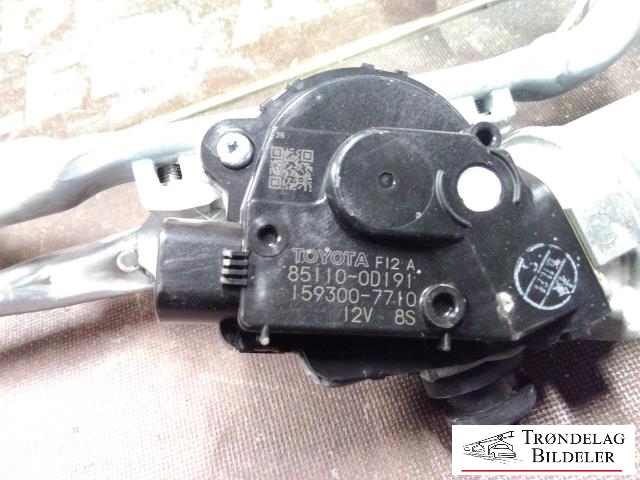 Viskermotor frontrute komplett m/overføring til Toyota Yaris 2014-2020 (Type III, Fase 2)  (TOYOTA|85110-0D191|159300-7710|)
