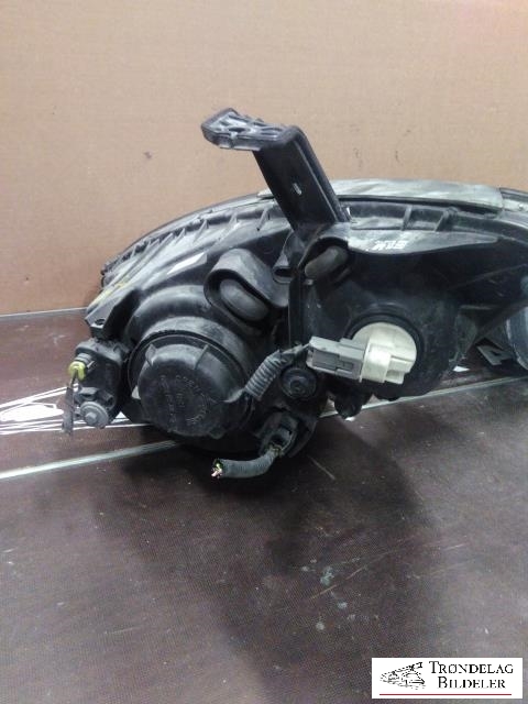Frontlykt høyre halogen til SsangYong Actyon 2007-2013  (8310231303|)