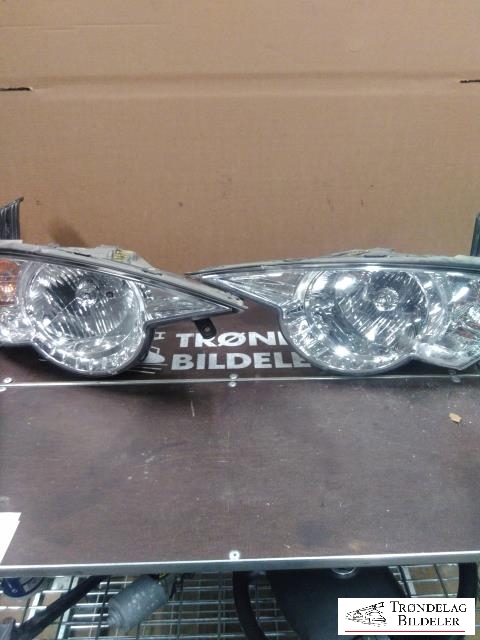 Frontlykt venstre halogen til SsangYong Actyon, 2007-2013  (8310131303)