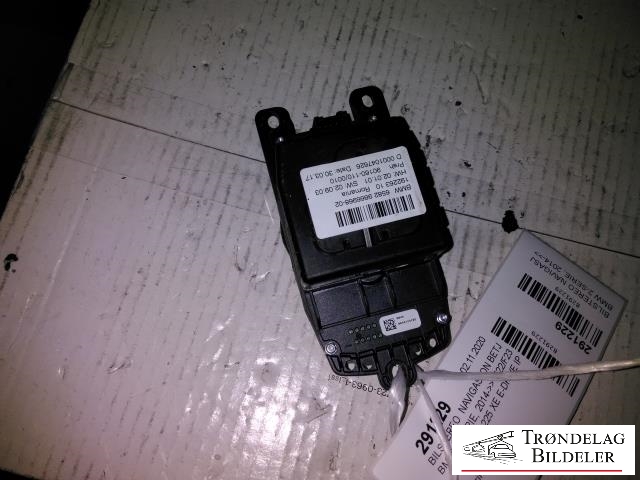 Bilstereo navigasjon betjeningspanel til BMW 2-Serie, Active/Gran Tourer 2014-->> (F45/F46) (F45/F46) (BMW|9866968-02|)
