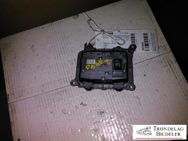 Bilstereo betjeningspanel til Mazda CX-5 2012-2017 (Type I) (KD4566CMO|)