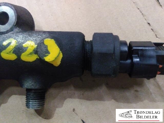 Dyseskinne (fuelrail) til Mazda 5 2005-2010 (Type I)  (INGEN DELENR. SYNLIG|)
