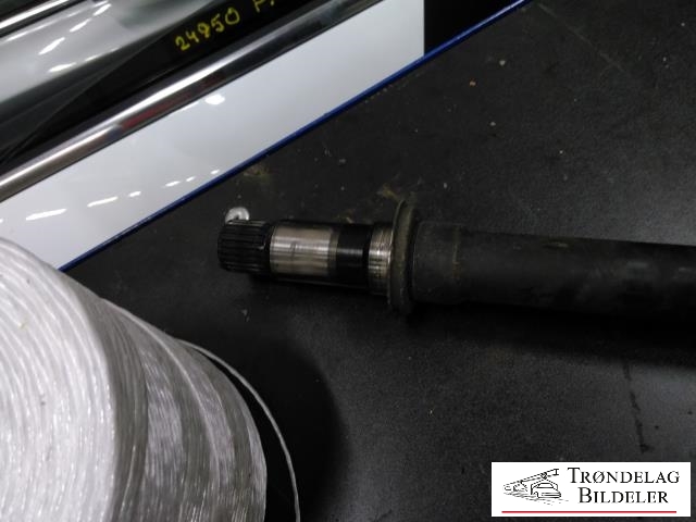 Drivaksel høyre foran, diesel/manuell til Mitsubishi Grandis 2004-2009