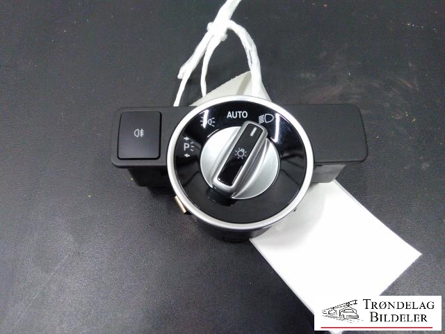 Bryter lys til Mercedes GLA 2014-2020 (X156) (X156) (A 212 905 05 51|)
