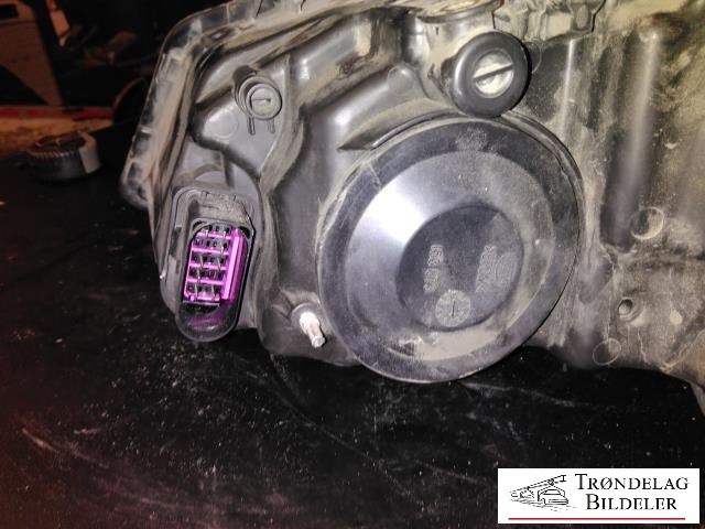 Frontlykt høyre halogen til VW Polo 2009-2014 (Type V, Fase 1) (6R1941008E|6R1941008F|)