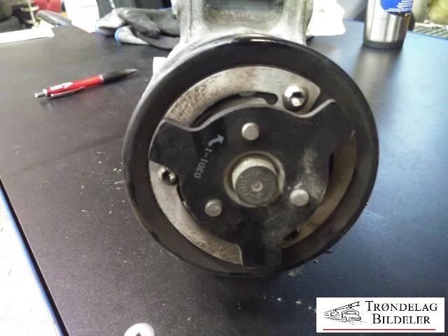 Aircondition kompressor til Škoda Yeti 2009-2013 (Fase 1)  (SANDEN|5Q0820803F|5Q0820803K|890632|5Q0820803D|5Q0820803J|5Q0820803G|1K0820803A|1K0820803B|1K0820803H|1K0820803K|1K0 820 859 S|1K0820803M|5Q0820803M|5Q0 820 803 C|1K0820803J|1K0 820 859 T|1K0820803N|1K0820803P|1K0820803Q|1K0820803S|5K0820803|5K0820803A|5K0820803B|5K0820803C|5K0820803D|5K0820803E|5K0820803F|5K0820803G|5K0820803H|5K0820803J|5K0820803K|5N0820803|5N0820803A/B|5N0820803C|5N0820803D|5N0820803H)