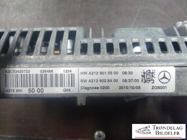 Bilstereo navigasjon skjerm til Mercedes E-Klasse 2009-2013 (Fase 1) (W212) (W212) (VDO|A2C53420732|A2129005000|SW:A2129010500)