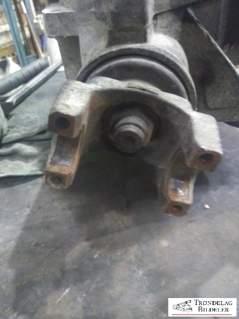 Kardang klokke foran til Chevrolet Silverado 2002-2006 (BZ5|63BZ5GP063341|9.25)