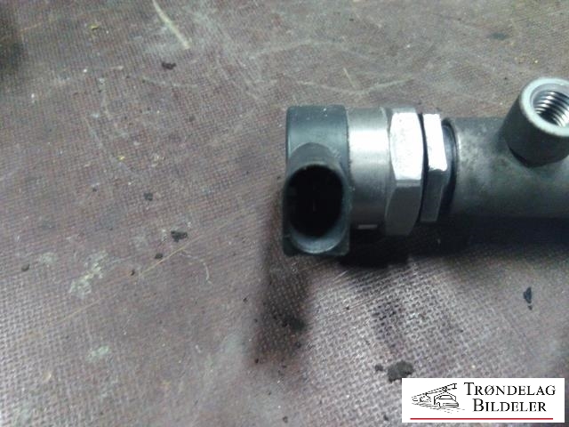 Dyseskinne (fuelrail) til Audi A6, Allroad 2006-2008 (Type II, Fase 1) (C6) (C6) (VW|059 130 090 AF|)